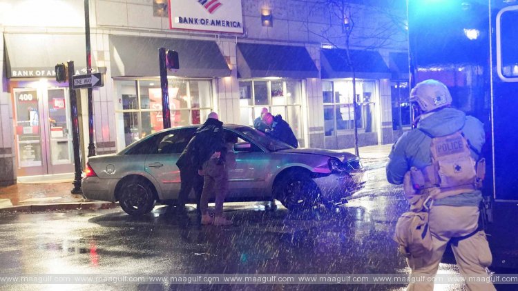 Security scare near Biden as car hits motorcade