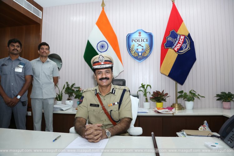 1 హైదరాబాద్ సిపిగా కొత్తకోట శ్రీనివాస్ రెడ్డి బాధ్యతలు