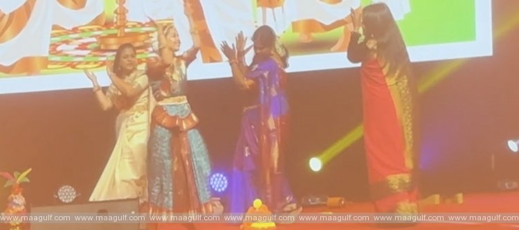 కౌలాలంపూర్ సిటీ సెంటర్ లో బతుకమ్మ ఆట పాటలు