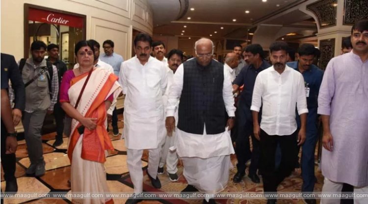 హైదరాబాద్ చేరుకున్న ఏఐసీసీ అధ్యక్షుడు మల్లికార్జున ఖర్గే