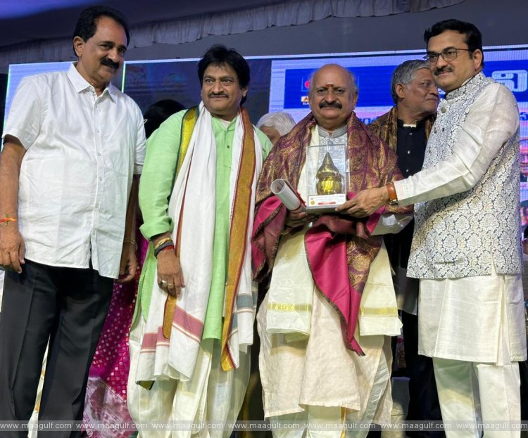 1 డా.వంశీ రామరాజుకు పూర్ణకుంభ తెలుగు వెలుగు పురస్కారం....