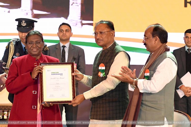 President Of India presents Swachh Surekshan Awards