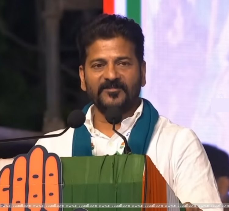 రాజ్యసభ అభ్యర్థులకు బీఫామ్ ఇచ్చిన రేవంత్ రెడ్డి