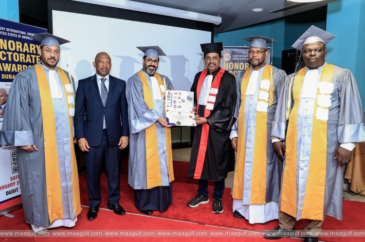 తెలుగు సినీ రచయిత సిరాశ్రీకి గౌరవ డాక్టరేట్