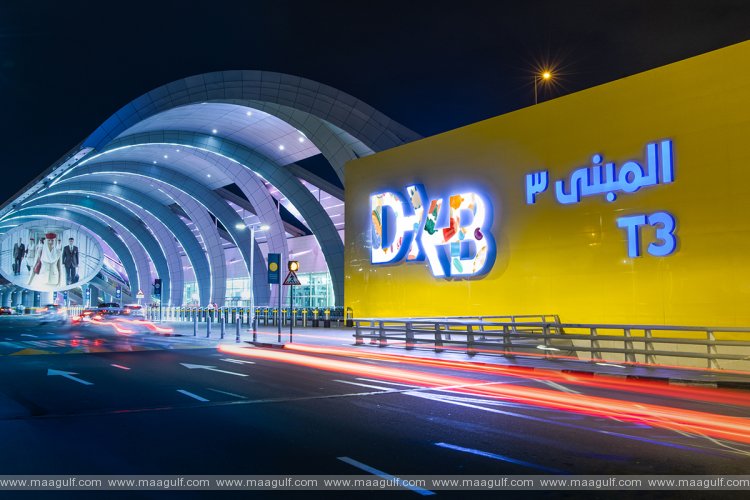 ప్రపంచంలోనే అత్యంత బిజీ విమానాశ్రయంలో ఎన్నారైల అరుదైన రికార్డు..!