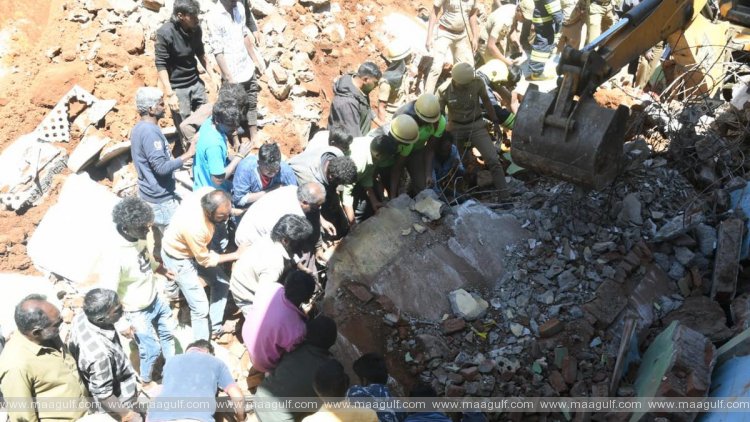 తమిళనాడులో కుప్ప‌కూలిన భ‌వ‌నం.. ఆరుగురు మ‌హిళా కార్మికులు మృతి