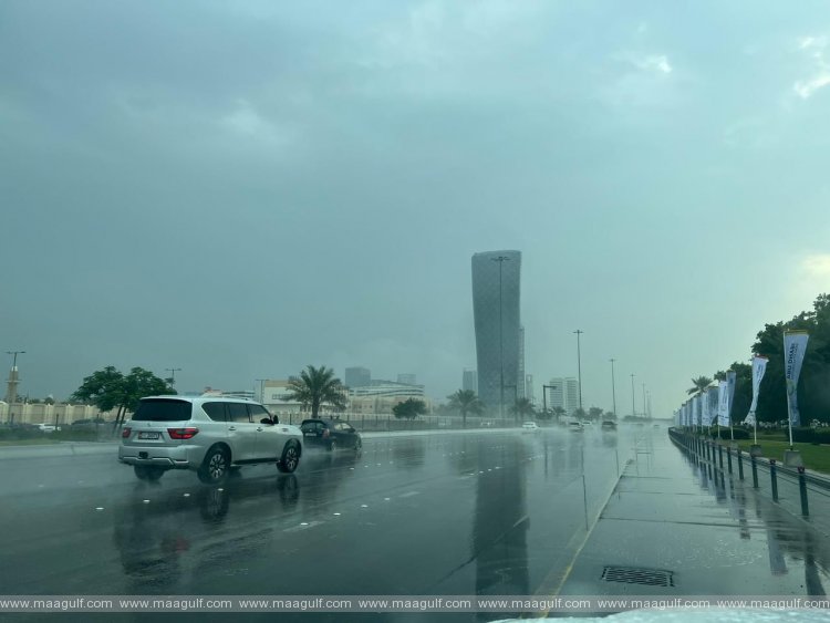 Abu Dhabi Police urge drivers to prioritise safety during changing weather conditions