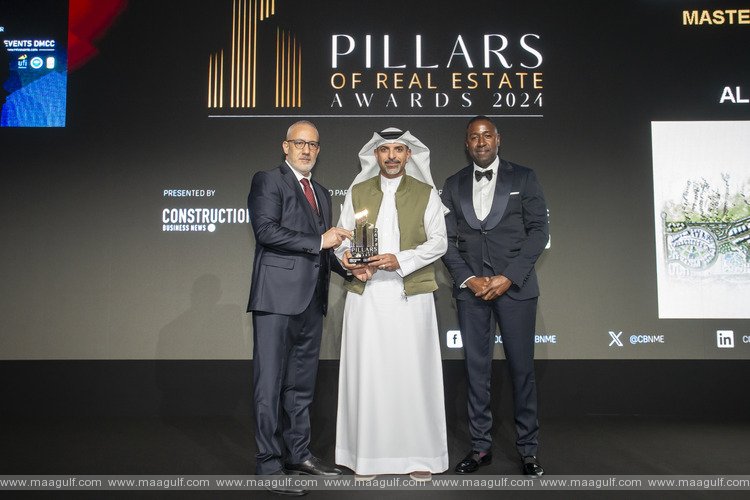 20 \'Al Areen Holding\' receives \'Master Plan of the year\' Award