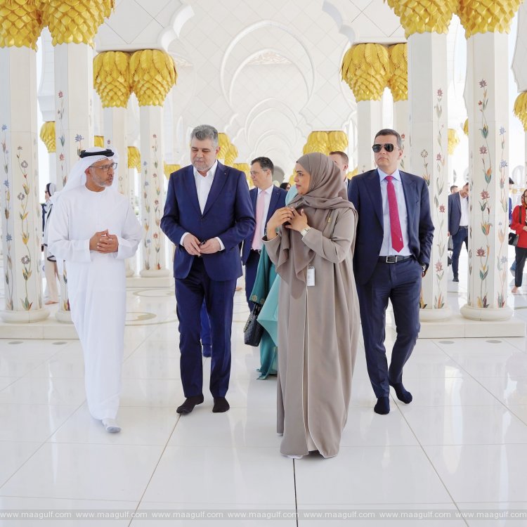 Romanian PM visits Sheikh Zayed Grand Mosque