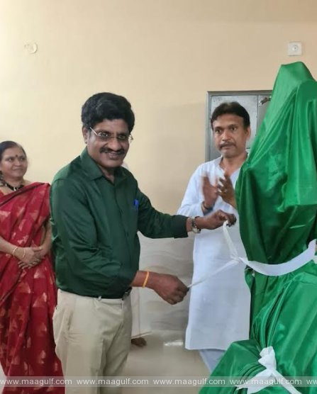 1 కంటి శస్త్ర చికిత్స పరికరమును విరాళంగా ఇచ్చిన మజ్గూన్ డాక్ యార్డ్