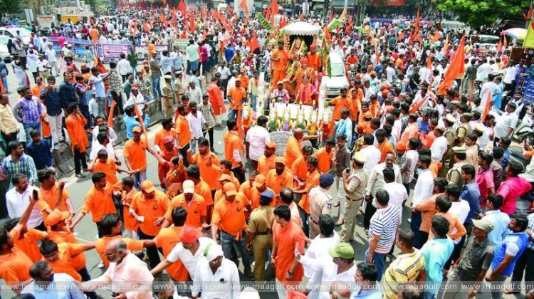 Crowd of devotees at Kondagattu Anjanna temple