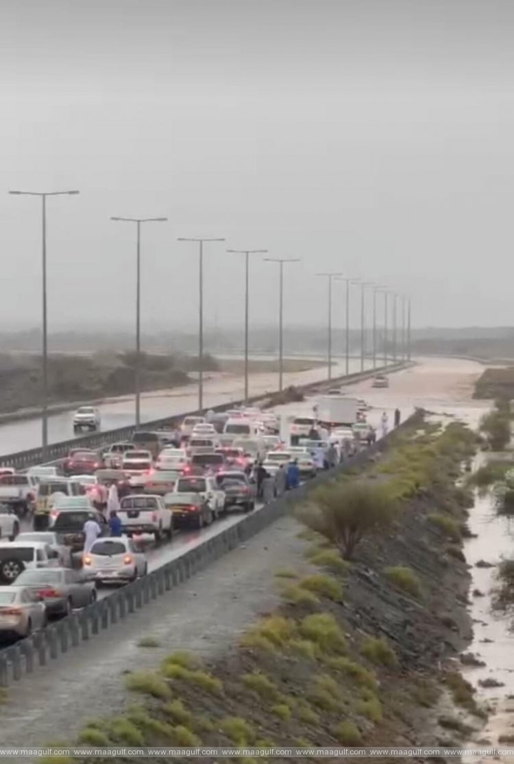 ఒమన్‌లో వరదలు: పాఠశాలలు, కళాశాలలకు ఆన్‌లైన్ క్లాసులు