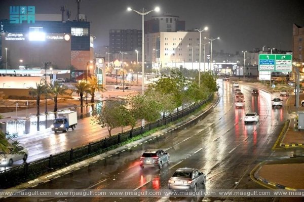 Heavy rain lashes in Eastern Province while near zero-visibility in Qassim and Riyadh