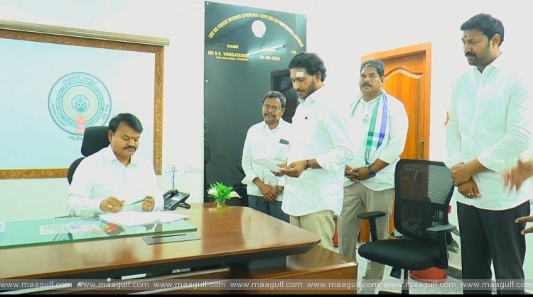 నామినేష‌న్ దాఖ‌లు చేసిన సీఎం జ‌గ‌న్‌