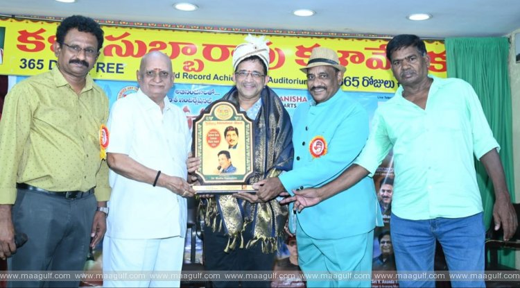 1 ఇరవై నాలుగు గంటలు ఎస్.పీ.బి పాటలను పాడి రికార్డుల్లోకి ఎక్కిన మధు బాపు