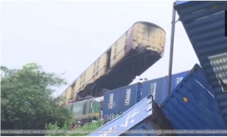 పశ్చిమ బెంగాల్‌లో ఘోర రైలు ప్రమాదం..