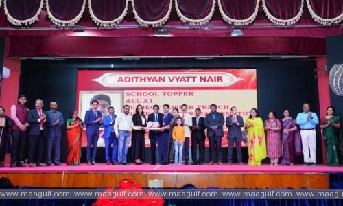 స్కూల్ టాపర్లను సత్కరించిన ఇండియన్ స్కూల్