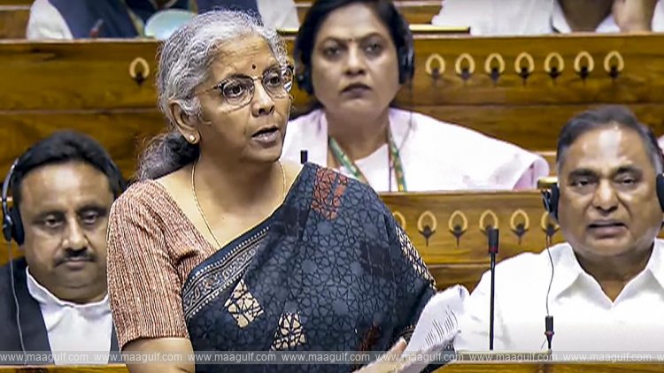 ఆర్థిక సర్వేను ప్రవేశపెట్టిన కేంద్ర ఆర్థిక మంత్రి నిర్మలా సీతారామన్‌