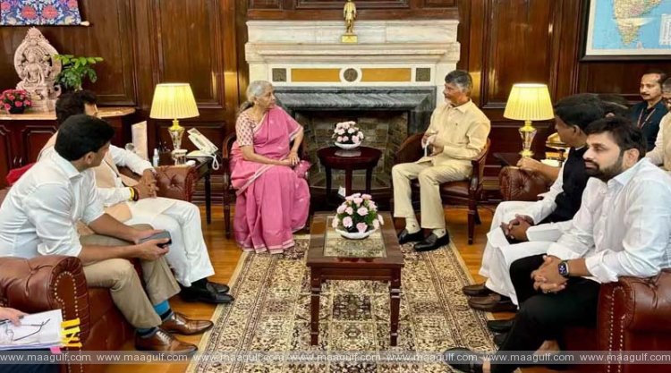 కేంద్రమంత్రి నిర్మలా సీతారామన్‌తో సీఎం చంద్రబాబు సమావేశం