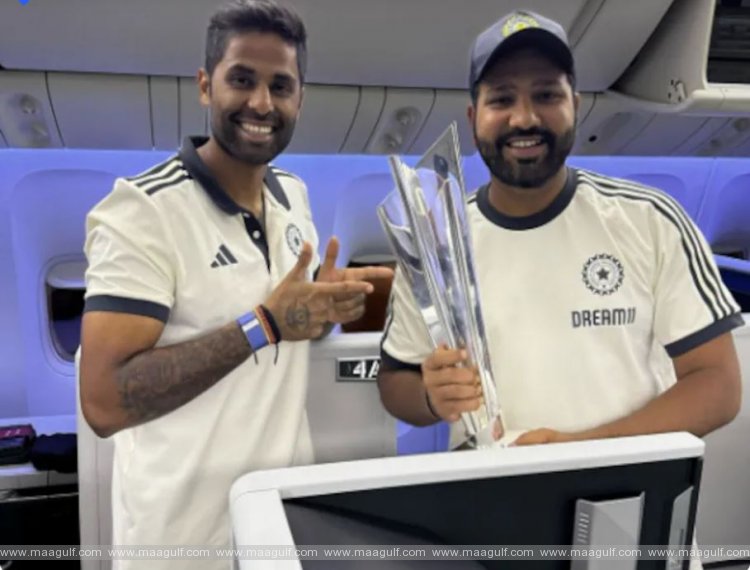 విజయ గర్వంతో భారత్ చేరుకున్న టీమిండియాకు ఘనస్వాగతం