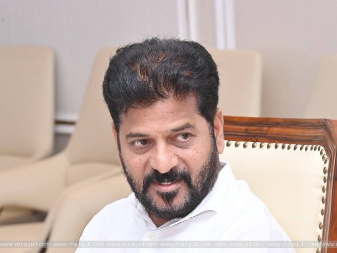 అలాంటి వారి సినిమాలకు టికెట్ల ధరలు పెంచే ప్రసక్తే లేదు: రేవంత్ రెడ్డి వార్నింగ్