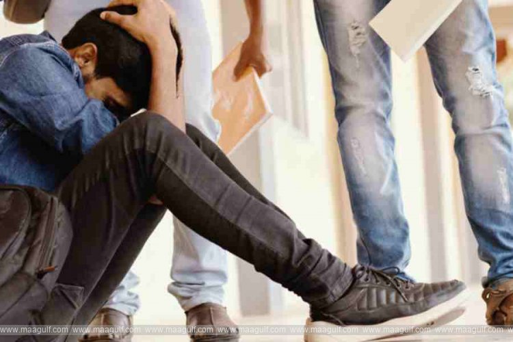 అర్థరాత్రి జూనియర్లపై విరుచుకుపడిన సీనియర్లు.. ఏకంగా ఇనుప బకెట్లు, పెట్టెలతో దాడి