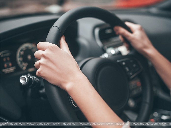 నిర్లక్ష్యంగా డ్రైవింగ్‌.. వారించిన వృద్ధ జంటపై యువకుడు దాడి