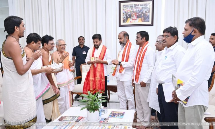 సీఎం రేవంత్ కు వేములవాడ అర్చకుల ఆశీర్వాదం..