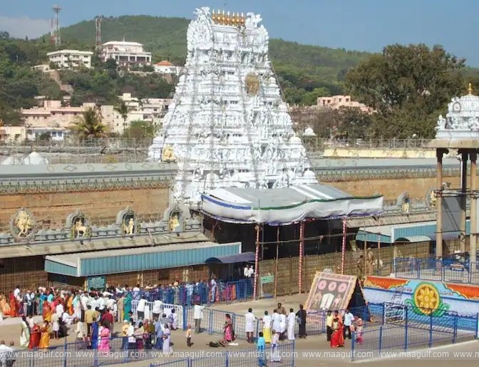 తిరుమలలో నకిలీ టికెట్ల కలకలం..