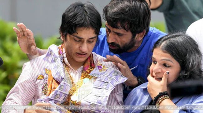 1 వినేశ్ ఫొగాట్కు ఢిల్లీ విమానాశ్రయంలో ఘనస్వాగతం..