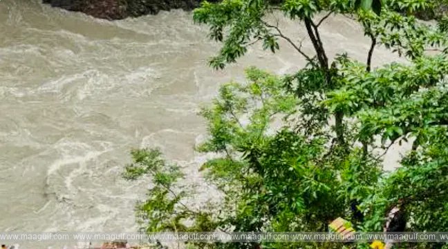 1 నేపాల్లో పడిన బస్సు…14 మంది భారతీయులు మృతి