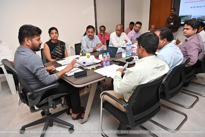 చెరువులు, నాలాలతో పాటు మూసీ సమీప పరిధిలో నివసించే పేదల వివరాలను సేకరించండి