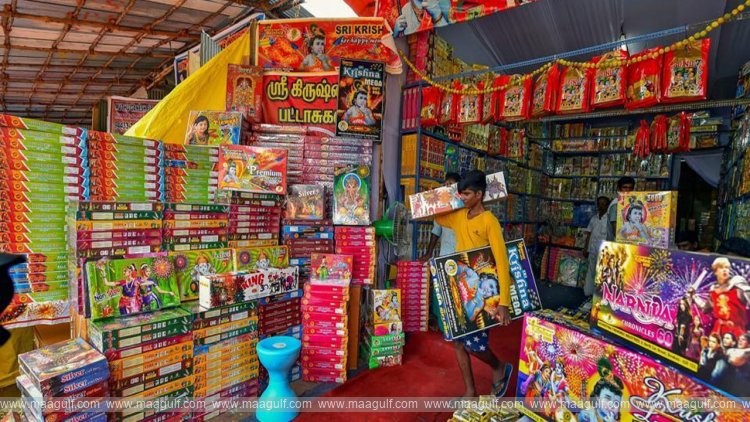 1 హైదరాబాద్: బాణాసంచా దుకాణాలకు ట్రేడ్ లైసెన్స్ తప్పనిసరి...