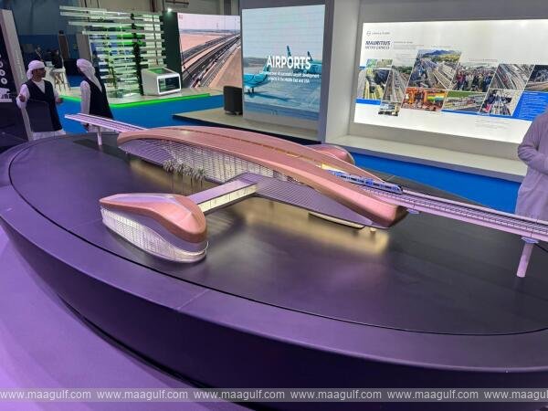 ఆకట్టుకుంటున్న దుబాయ్ మెట్రో స్టేషన్‌ ఓవల్ డిజైన్‌..!!