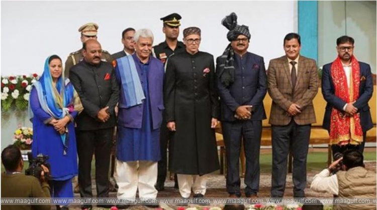 జమ్మూకశ్మీర్ సీఎంగా ప్రమాణ స్వీకారం చేసిన ఒమర్ అబ్దుల్లా