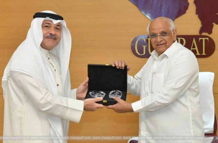 గుజరాత్ ముఖ్యమంత్రితో కువైట్ రాయబారి అల్-షెమాలి భేటీ..!!