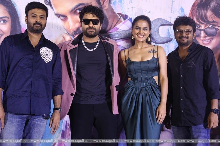 \'మెకానిక్ రాకీ\' యాక్షన్‌ ప్యాక్డ్ హ్యుమరస్ ట్రైలర్ 1.0 లాంచ్