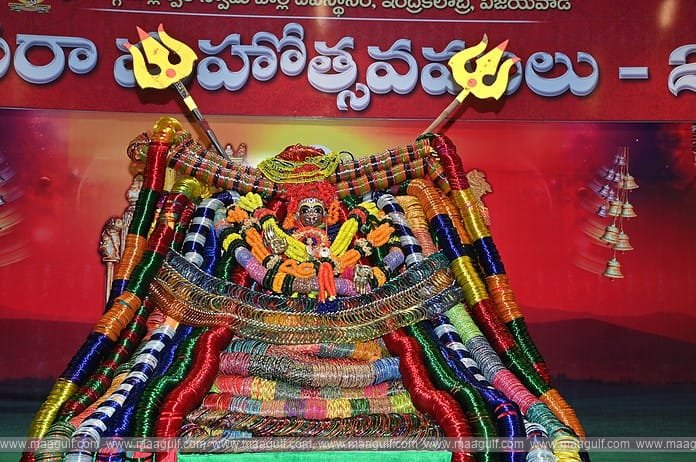 1 ఇంద్రకీలాద్రి పై గాజుల మహోత్సవం