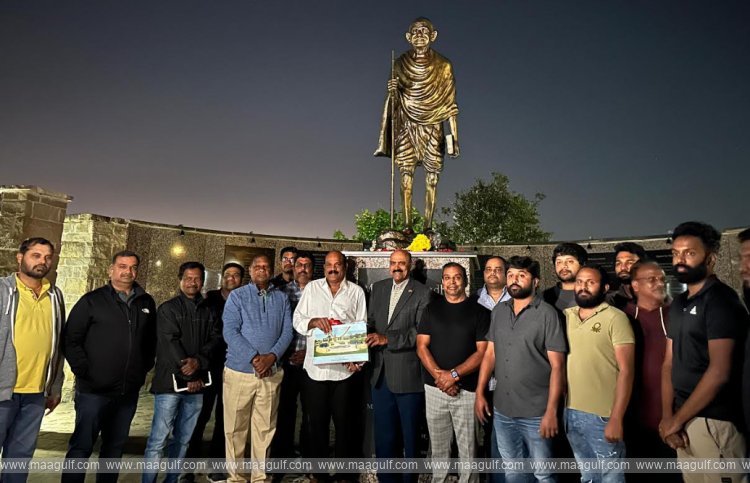 అమెరికాలో మహాత్మాగాంధీ విగ్రహాన్ని సందర్శించిన గన్నవరం ఎం.ఎల్.ఏ వెంకట్రావు