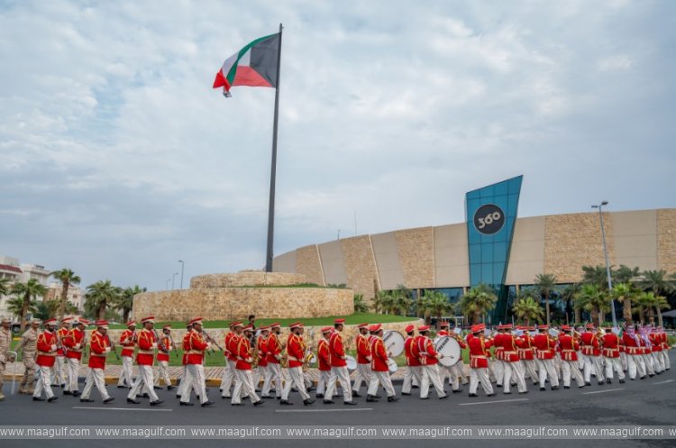 360 మాల్‌లో కువైట్ ఆర్మీ బ్రాస్ బ్యాండ్ మ్యూజిక్ కాన్సర్ట్..!!