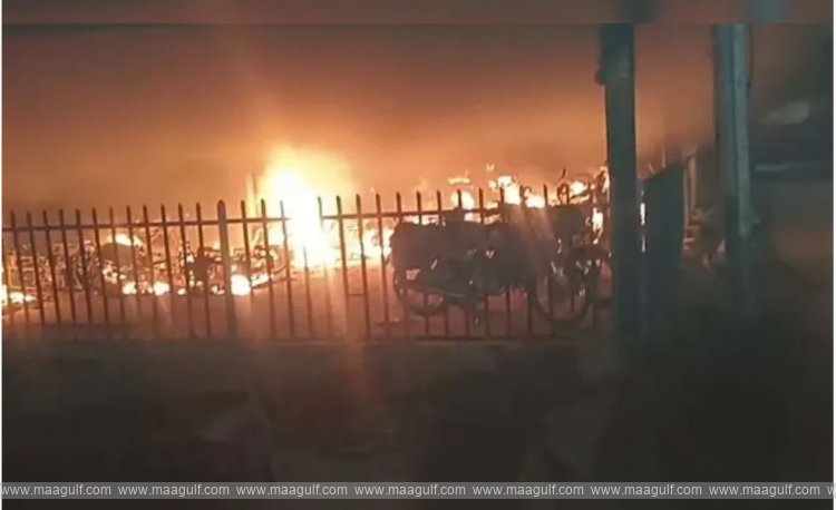 వారణాసి రైల్వే స్టేష‌న్‌లో భారీ అగ్నిప్రమాదం