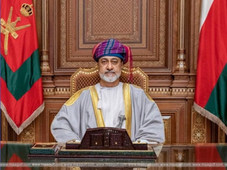 ప్రభుత్వ మంత్రులకు రాయల్ ఆర్డర్‌లను అందజేసిన ఒమాన్ సుల్తాన్