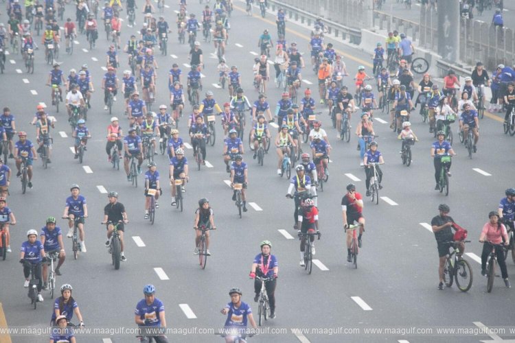 జెయింట్ స్పీడ్ ల్యాప్‌గా మారిన షేక్ జాయెద్ రోడ్..!!