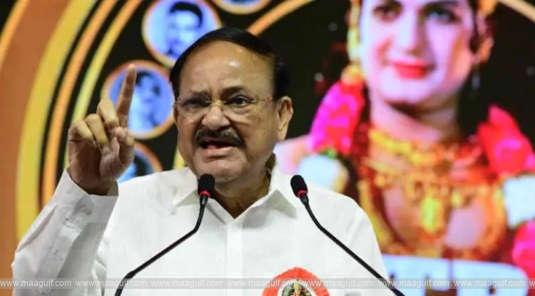 ఎన్టీఆర్ జీవిత చరిత్రను పాఠ్యాంశంగా చేర్చాలి: వెంకయ్యనాయుడు
