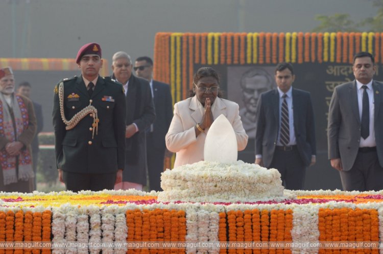 అట‌ల్ స‌మాధి వ‌ద్ద రాష్ట్ర‌ప‌తి, ప్ర‌ధాని నివాళి