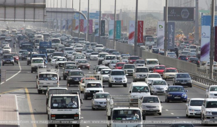 షేక్‌ జాయెద్‌ రోడ్డులో ఢీకొన్న పలు కార్లు..!!