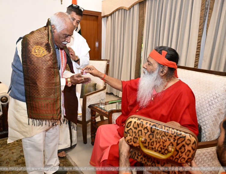 గణపతి సచ్చిదానంద స్వామిజీ ని కలిసిన గవర్నర్ దత్తాత్రేయ