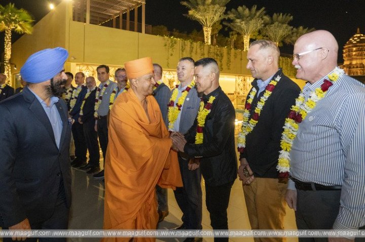 BAPS హిందూ మందిర్ ను సందర్శించిన 20దేశాల డిఫిన్స్ అధికారులు..!!