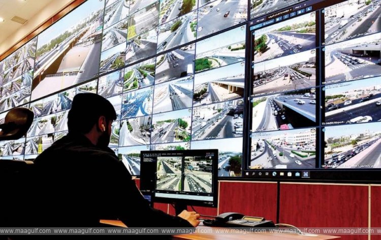 ముందు సీటులో కూర్చున్న వారు సీటు బెల్ట్ పెట్టుకోవడం లేదా?