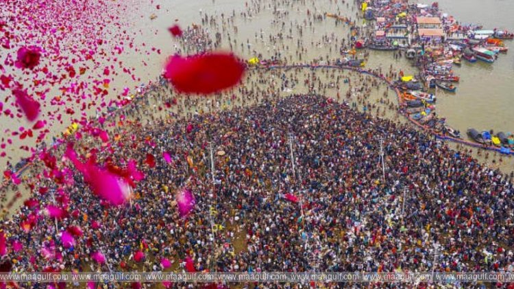 కుంభమేళాలో వసంత పంచమికి పూల వర్షం..